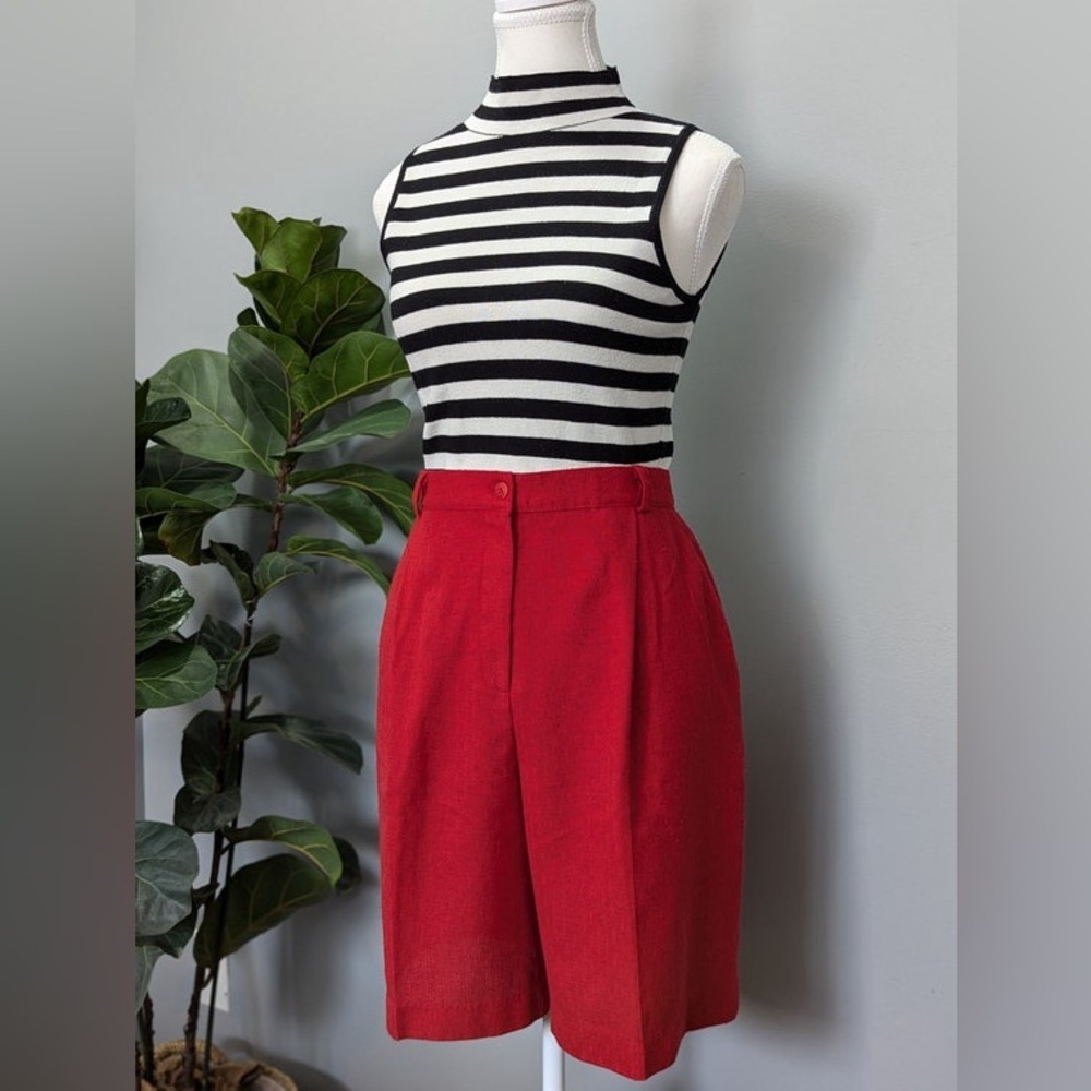 Vintage Red Pleated Shorts Cherry Red Pink Buttons Loose Trouser Style size S​​